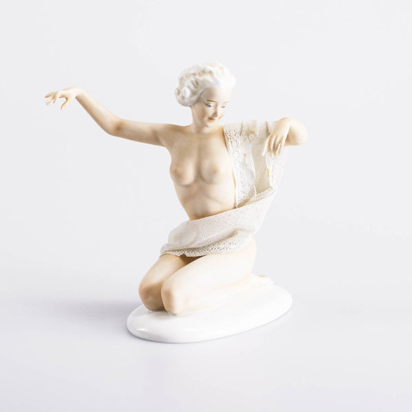 Figurin, kvinna, porslin, Tyskland, höjd 19 cm_147a_8db13dd20782930_lg.jpeg