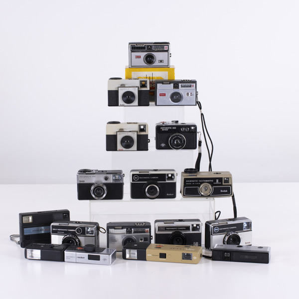 Instamatic-kameror, 16 st, bl a Kodak, Agfa, m.m._23170a_8db15c38a639894_lg.jpeg