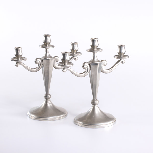 Ernst Svedbom, kandelabrar, ett par, tenn, höjd 29 cm