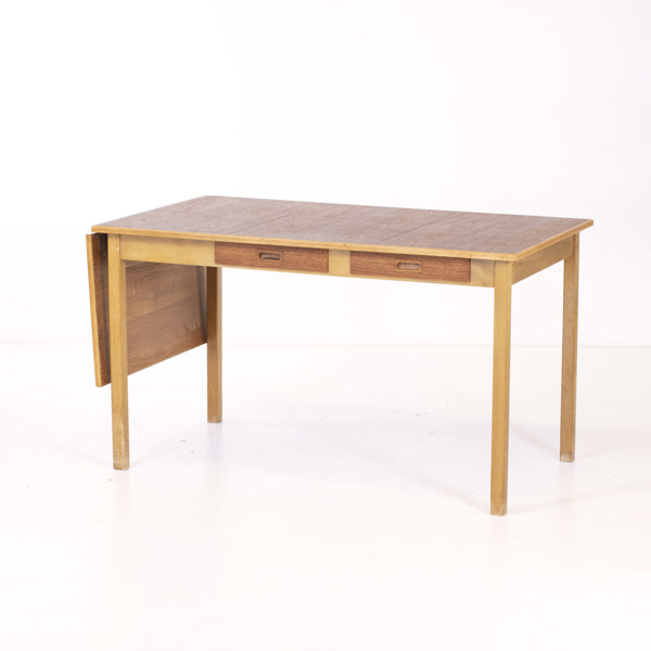 Nils Jonsson, skrivbord, "Sika", teak, Troeds, Bjärnum, längd 128 cm