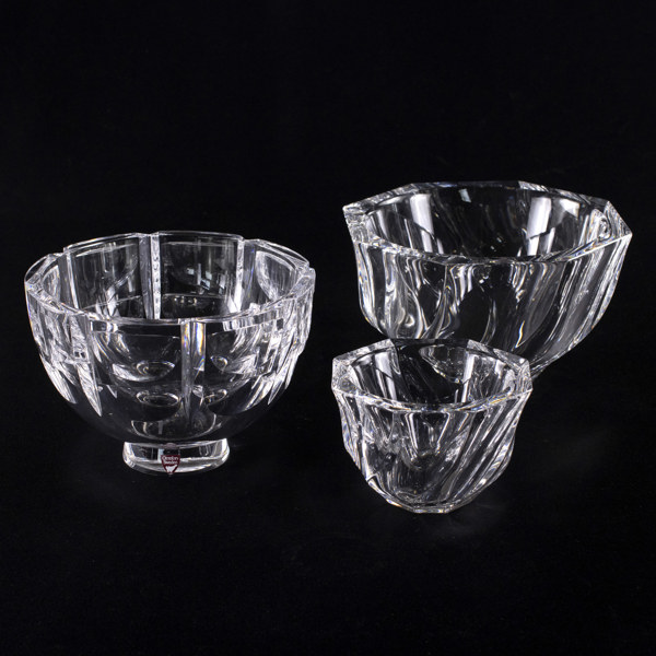 Skålar, 3 st, Orrefors, bl a Gunnar Cyrén