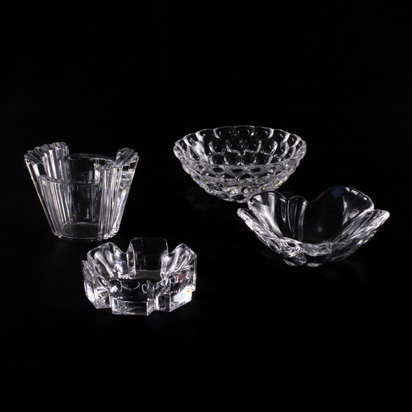 Skålar, 4 st. bl a Anne Nilsson, "Hallon", Ø 19 cm och mindre