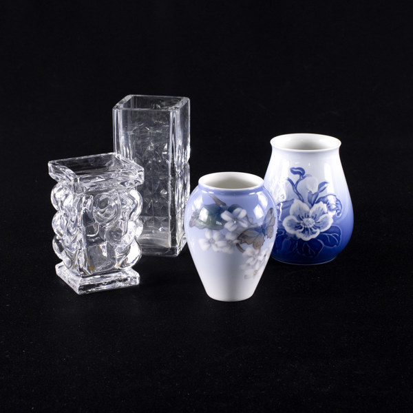 Vaser, glas/keramik, 4 delar, bl a Royal Copenhagen, höjd 16 cm och mindre