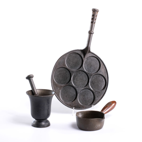 Gjutjärnsföremål, 3 st, bl a Skeppshult, Kockums