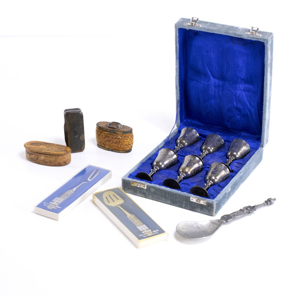 Diverse, näverburkar, nysilver, tenn