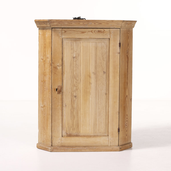 Hörnskåp, furu, 1800-tal, avlutat, höjd 89 cm