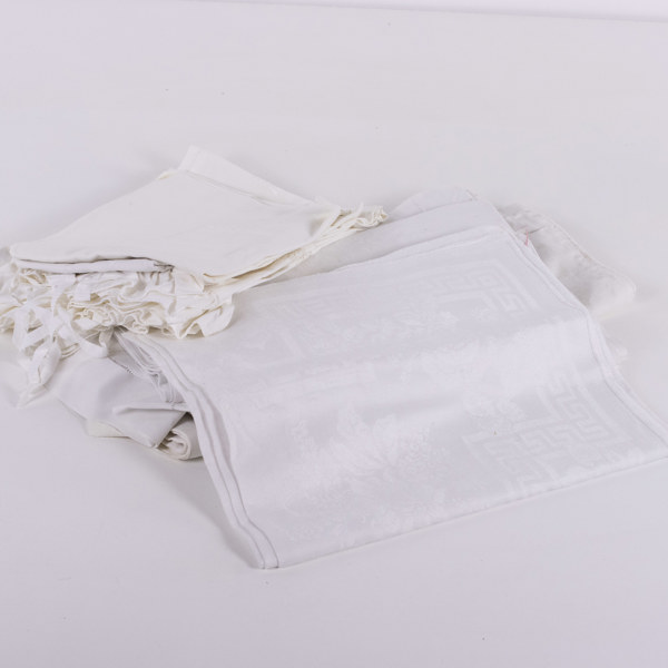 Linnedukar, örngott, m.m., 10 delar. största mått 160x140 cm