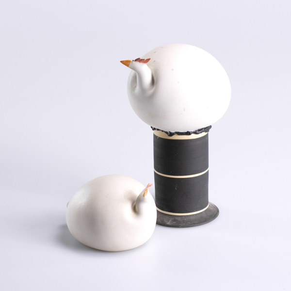 Susanna Bäckström, skulpturer, 2 st, "Maränghönor", signerade