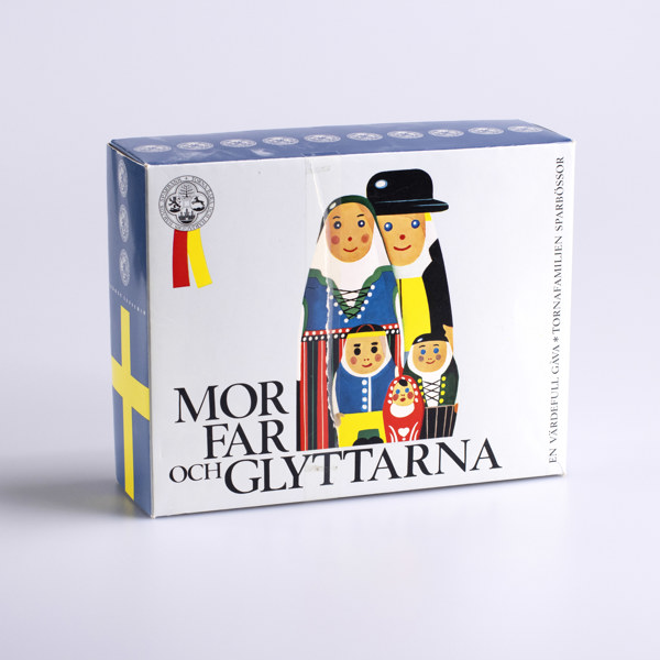 Sparbössor, figuriner, "Mor, Far och Glyttarna", med originalkartong