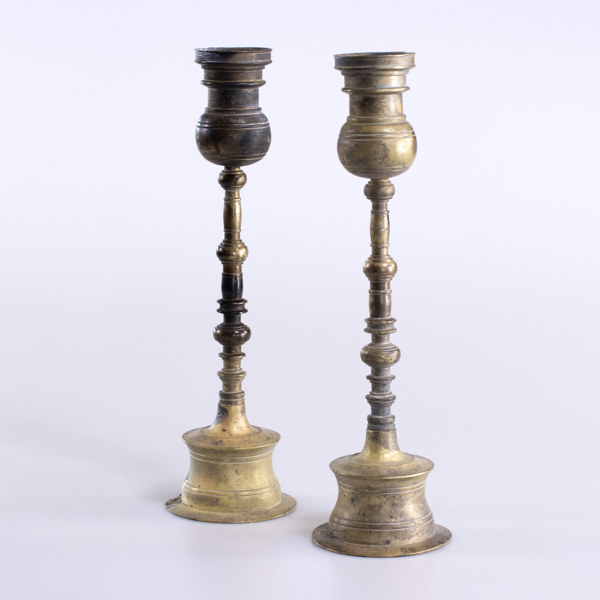 Ljusstakar, ett par, höjd 31,5 cm