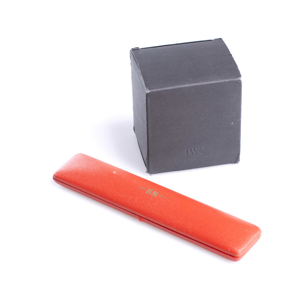 Klocketui, 2 st, IWC samt Baume et Mercier