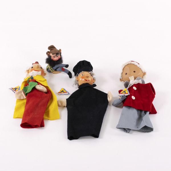 Dockor, 4 st, bl a handdockor, "Spieldorst", DDR