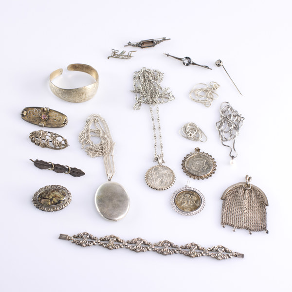 Smycken, silver, ett parti, broscher, nålar, armband