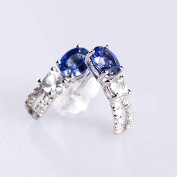 Örhängen, 18k, vitguld, diamanter, safirer