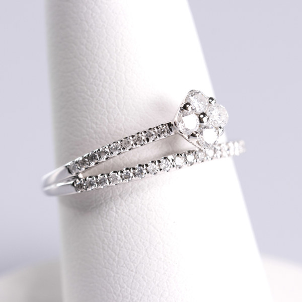 Diamantring, 18k, vitguld, 38 st diamanter, 0,40 karat