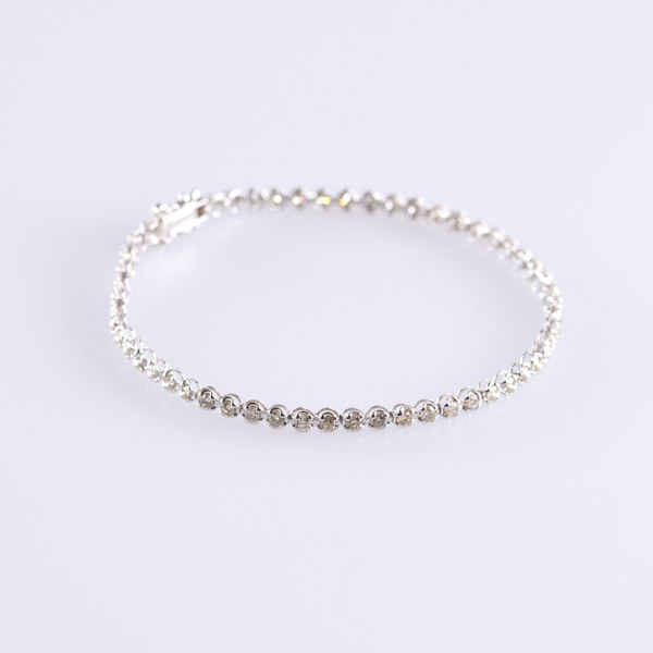 Armband, 18k, vitguld, 56 st diamanter 2,00 karat