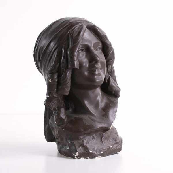 Oidentifierad konstnär, byst, gips, otydligt signerad, höjd 38 cm