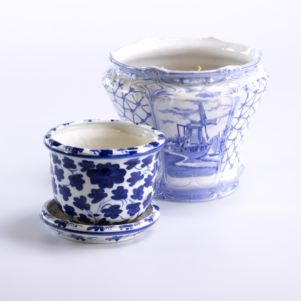 Ytterfoder, 2 st, bl a Gustavsberg, jugendstil, högsta 20 cm