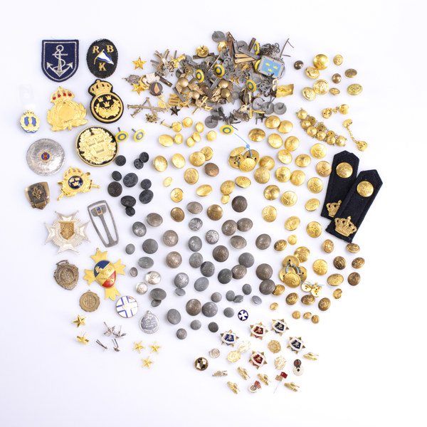 Militära märken och knappar, ett parti