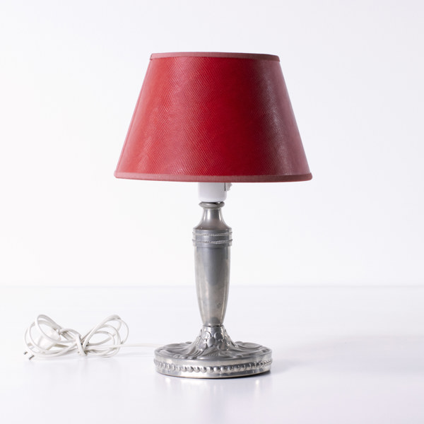 Bordslampa, tenn, 1900-tal, höjd 41 cm_26830a_8dbaa22666bf6c0_lg.jpeg