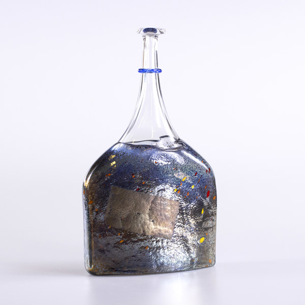 Bertil Vallien, flaska, "Satellite", Kosta Boda, höjd 32 cm_26834a_8dbaa4443bdc03c_lg.jpeg