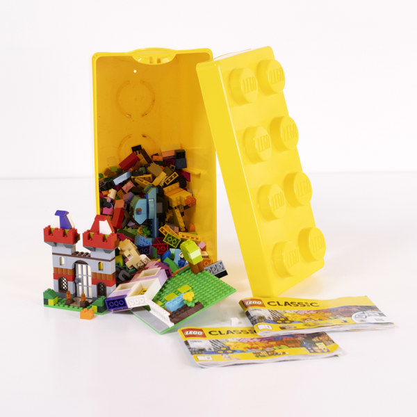 Lego, ett parti, med förvaringslåda