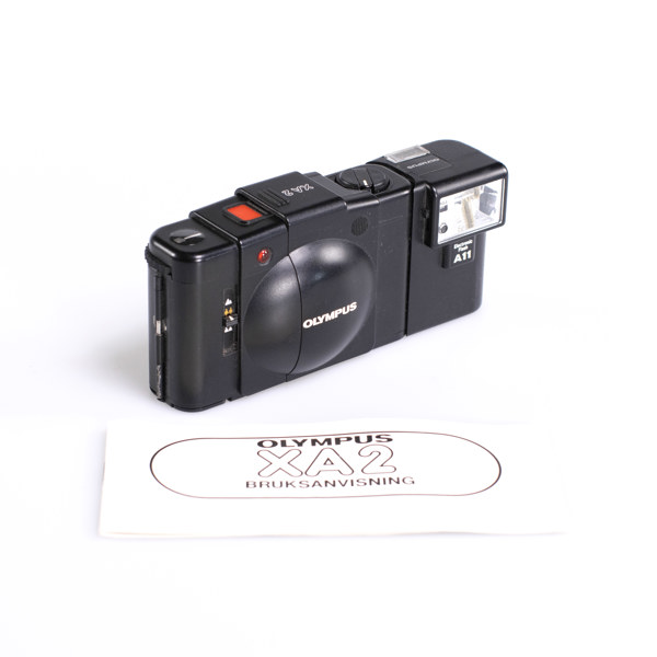 Olympus XA2, kompaktkamera, blixt A11, 80-tal, Japan_27235a_8dbb94274cd289e_lg.jpeg