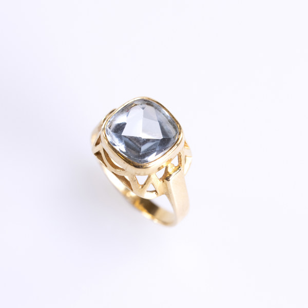 Ring, 18k, storlek 16,75, med blå sten, vikt 4,2 gram_27419b_8dbc056a7a6ae5c_lg.jpeg