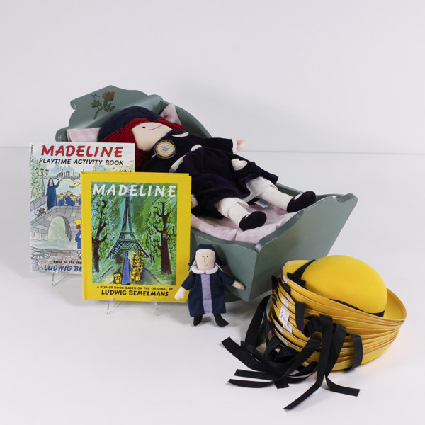 Madeline-dockor, hattar, böcker, m.m._27598a_8dbc038056f11e7_lg.jpeg