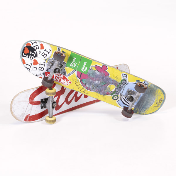 Skateboards, 2 st, bl. a. Status