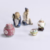 Orientaliska figuriner, vaser, m.m., 5 delar, höjd 11 cm och mindre