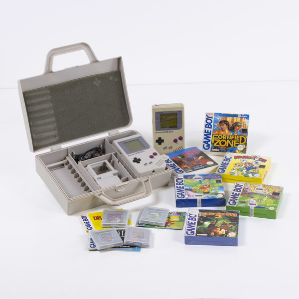 Nintendo Game Boy, 2 st, med spel och bärväska_29305a_8dc0f9f9d23e5c4_lg.jpeg