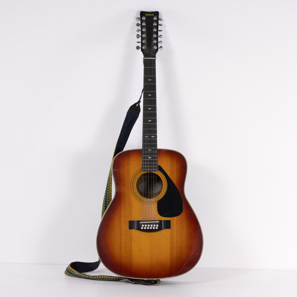 Akustisk gitarr, Yamaha, FG412 SBII