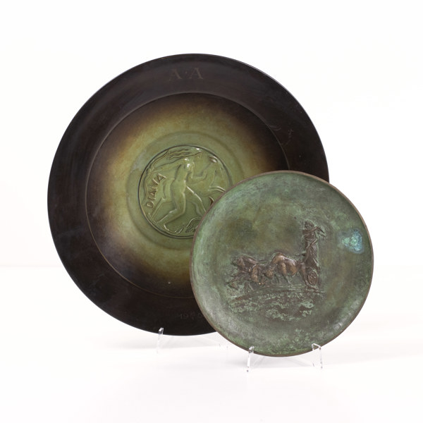 Fat, 2 st, brons, bl a Oscar Antonsson, Ystad Metall