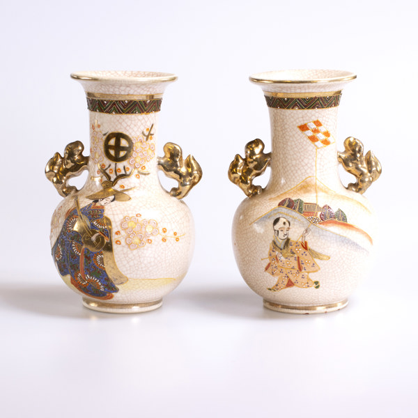 Vaser, ett par, porslin, Kina_29826a_lg.jpeg