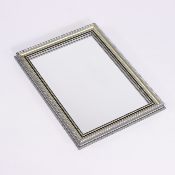 Spegel, silverfärgad ram, 45x59 cm_30153a_8dc2e2ce0721026_lg.jpeg