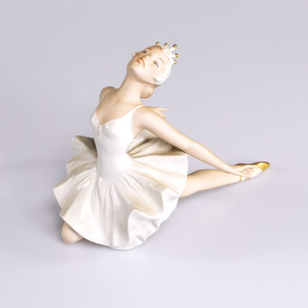Figurin, porslin, Wallendorf, höjd 18 cm_30790a_8dc43fe8a51c743_lg.jpeg