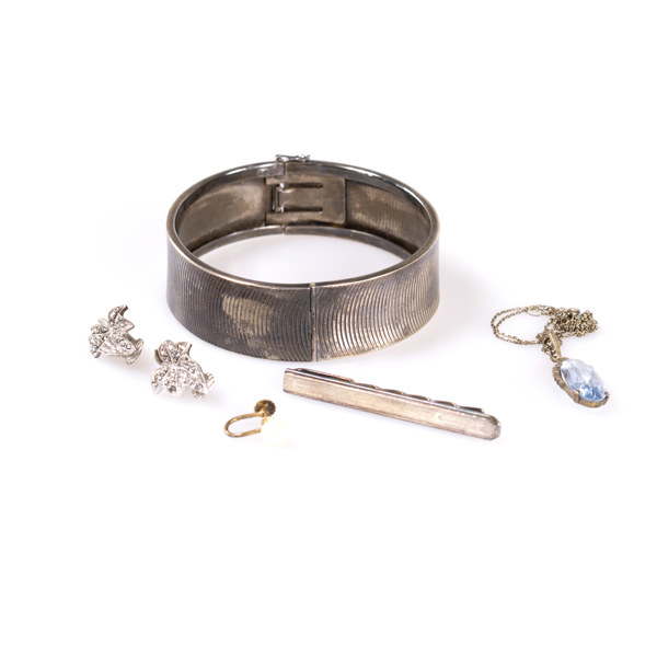 Smycken, silver, bl a armband, vikt 53 gram_31467a_8dc5af6667cf47d_lg.jpeg