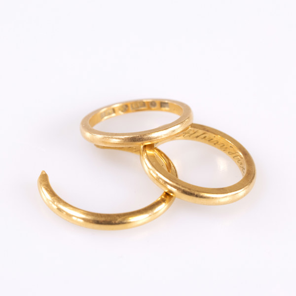 Ringar, 3 st, 18k guld, vikt 13,1 gram _31653a_8dc5aef31dd1516_lg.jpeg