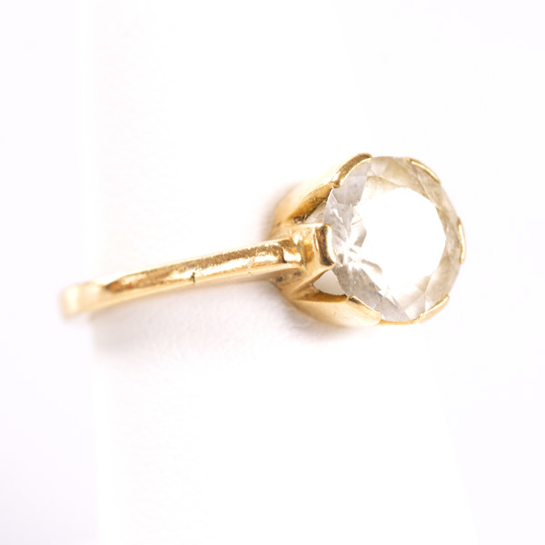Ring, med sten, 18k guld, storlek 16.75, vikt 3,8 gram_31655a_8dc5aeeb8dbc703_lg.jpeg