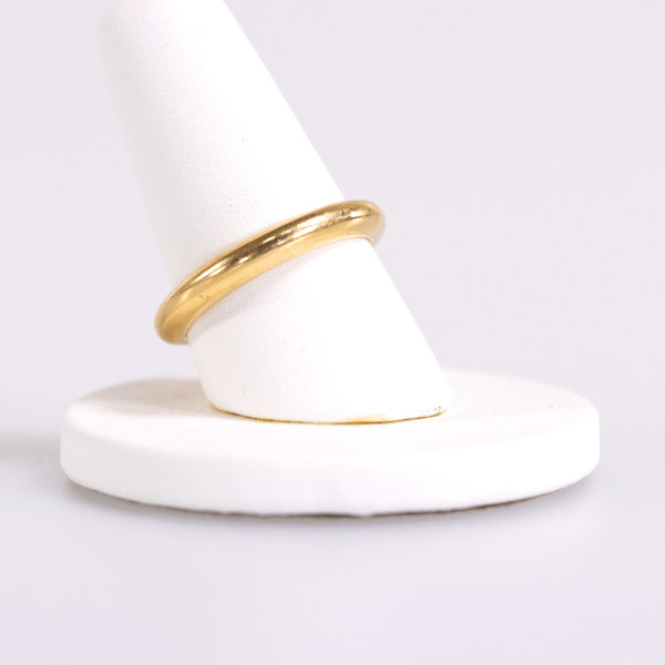 Slät ring, 18k guld, vikt 7,9 gram