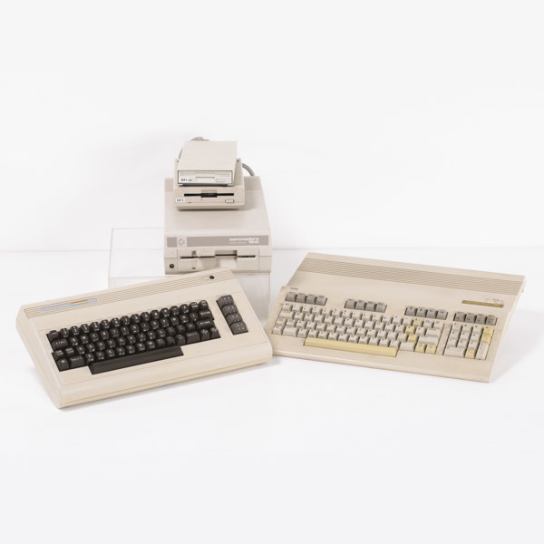 Commodore 64, Commodore 128, med diskettenheter