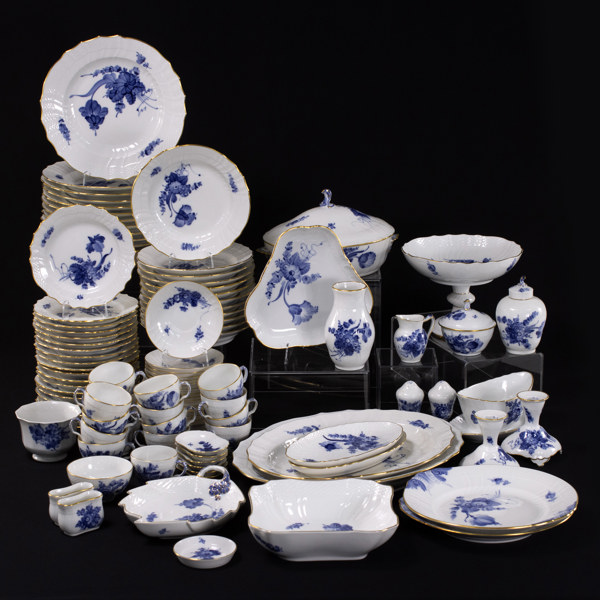 Mat- och Kaffeservis, 107 delar, "Blå Blomst", Royal Copenhagen
