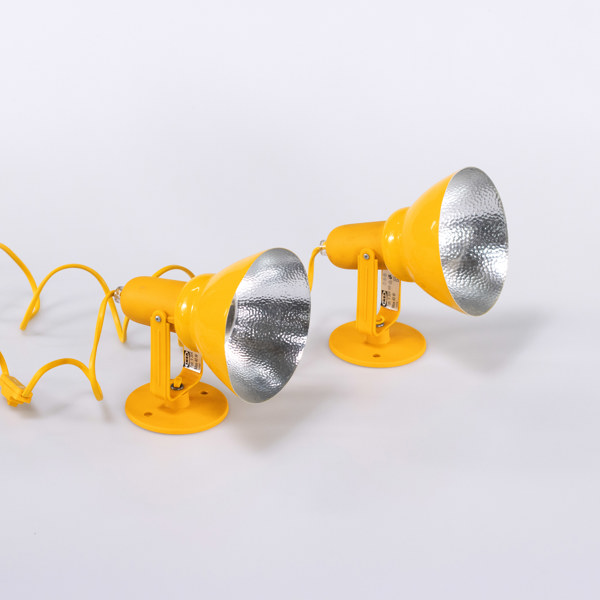 Vägglampor, ett par, Ikea, gula, plast och metall