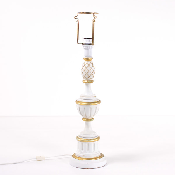 Bordslampa, bemålat trä, höjd 64 cm