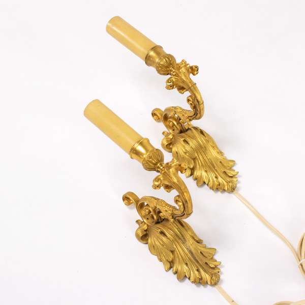 Vägglampetter, ett par, gulmetall, höjd ca 24 cm