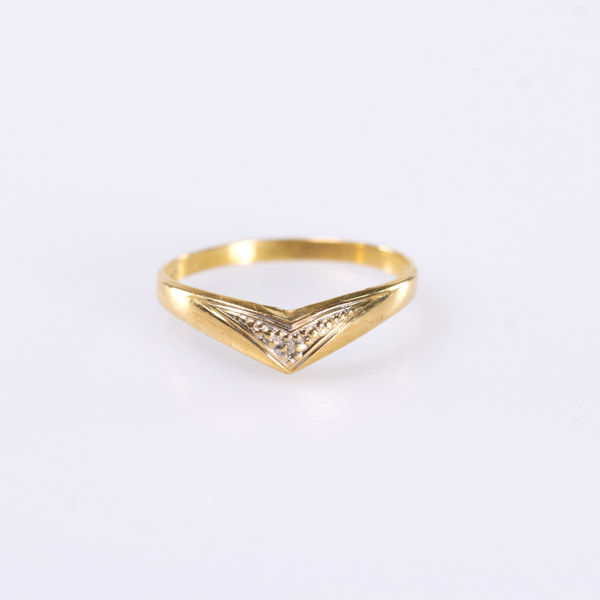 Ring, 18k guld, storlek 17,75, vikt 1,2 gram