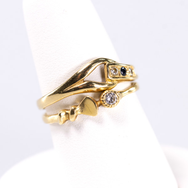 Ringar, 2 st, 18k guld, storlek 18, vikt 3,7 gram