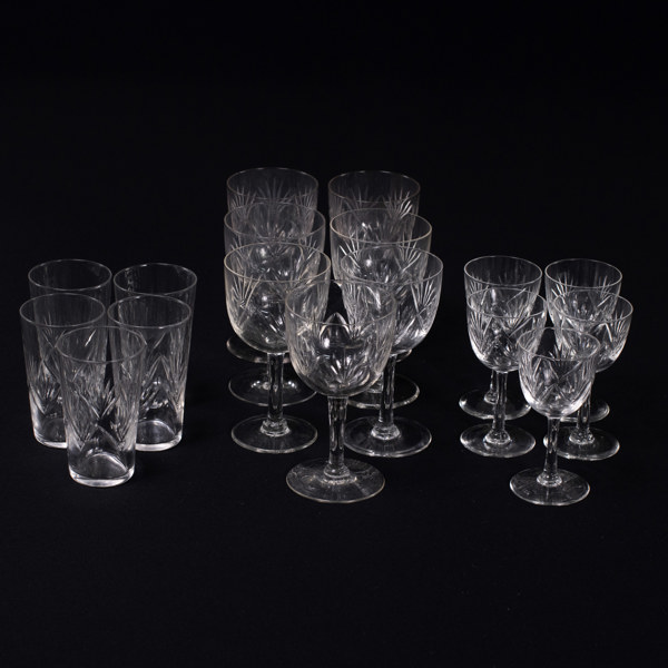 Servisdelar, 17 st, slipat glas, bl a 7 st vinglas