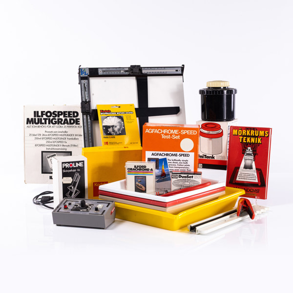 Mörkrumsutrustning, ett parti, avtorkare, papper, litteratur, m.m.